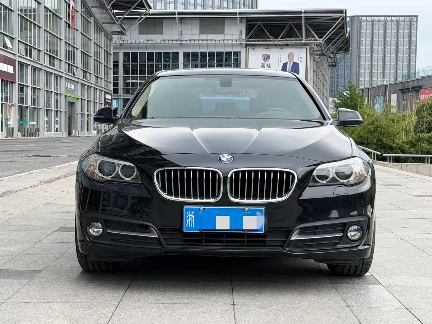 BMW 5 Series 2017 525Li Leading Edition фото 2