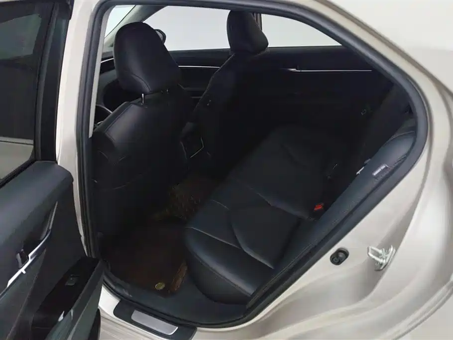 Toyota Camry 2021 2.5G Luxury Edition фото 11