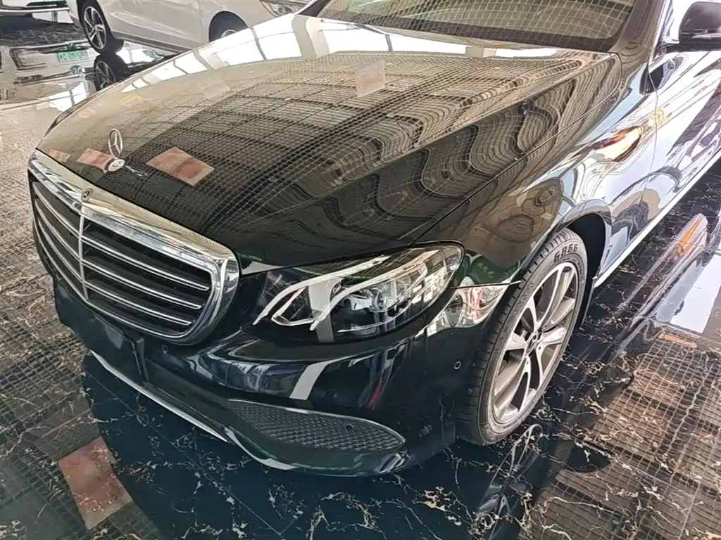 Mercedes-Benz E-Class 2018 E 300 L Fashion фото 23