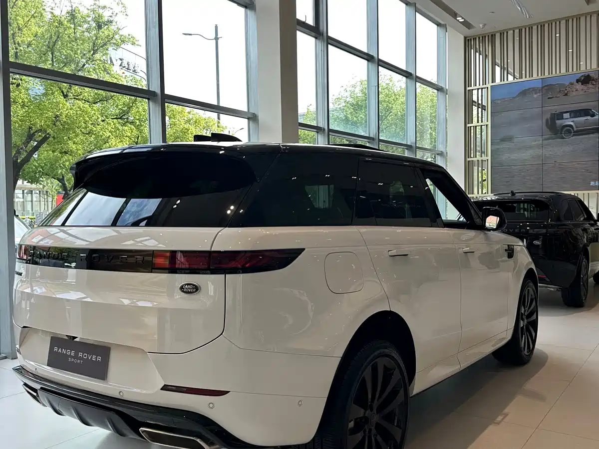 Land Rover Range Rover Sport фото 12