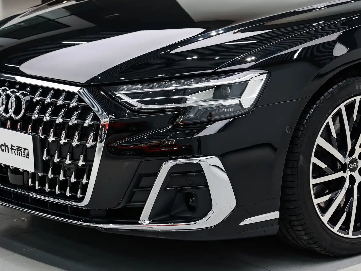 Audi A8 2025 2024 Model A8L 55 TFSI quattro Flagship