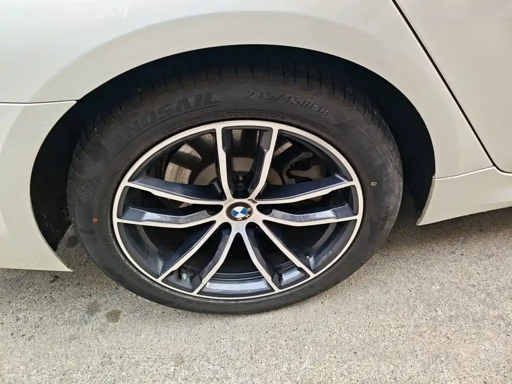 Фото 20 - BMW 5 Series