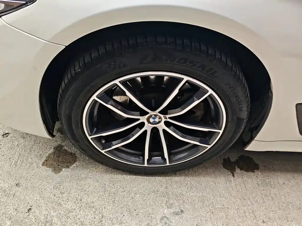 Фото 19 - BMW 5 Series