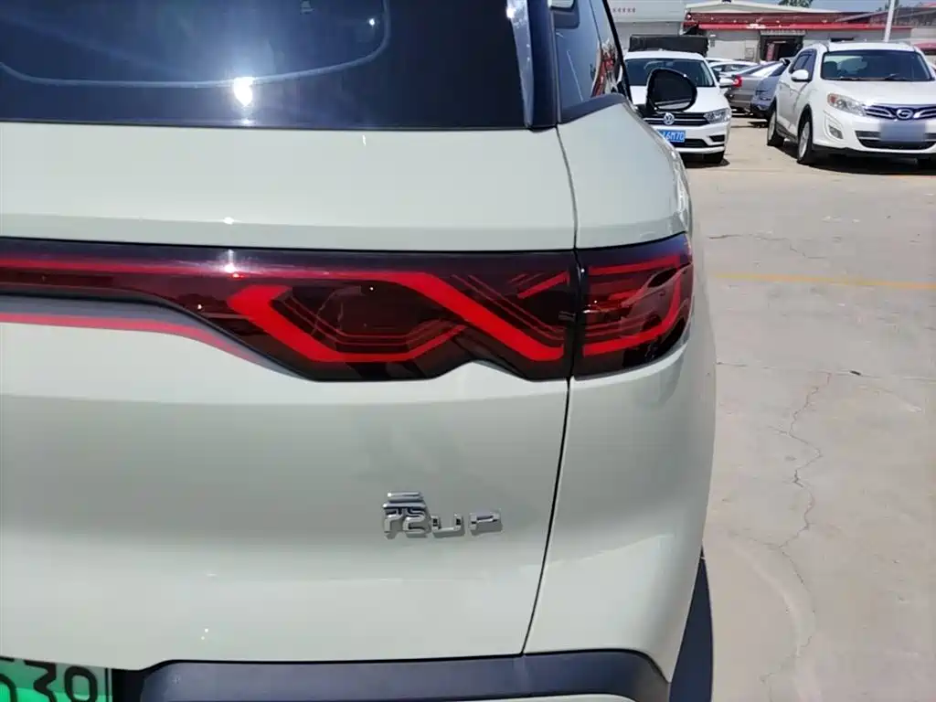 BYD Yuan UP 2024 401KM Vitality Edition фото 8