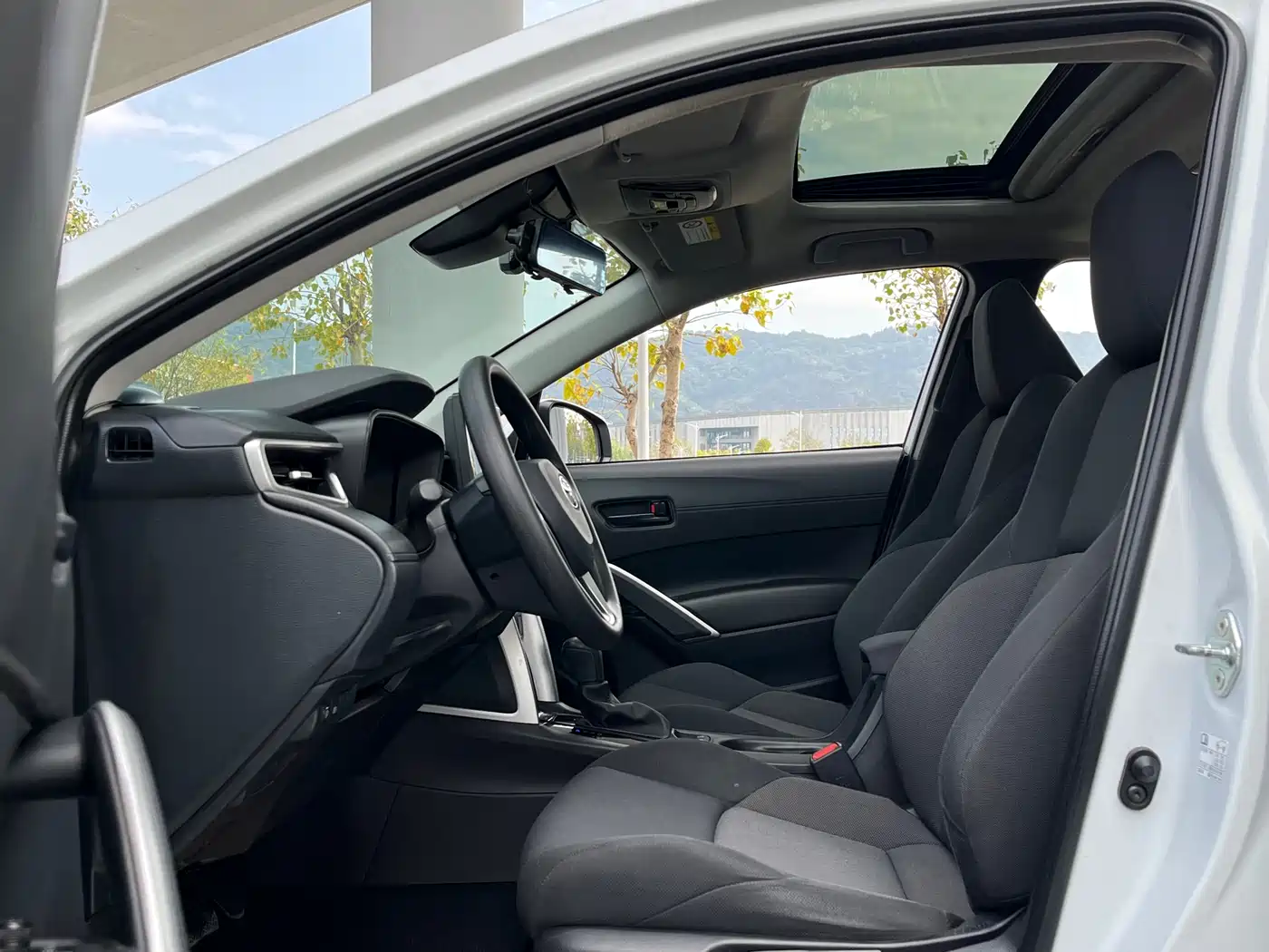 Toyota Frontlander 2023 2.0L CVT Leading Edition фото 4