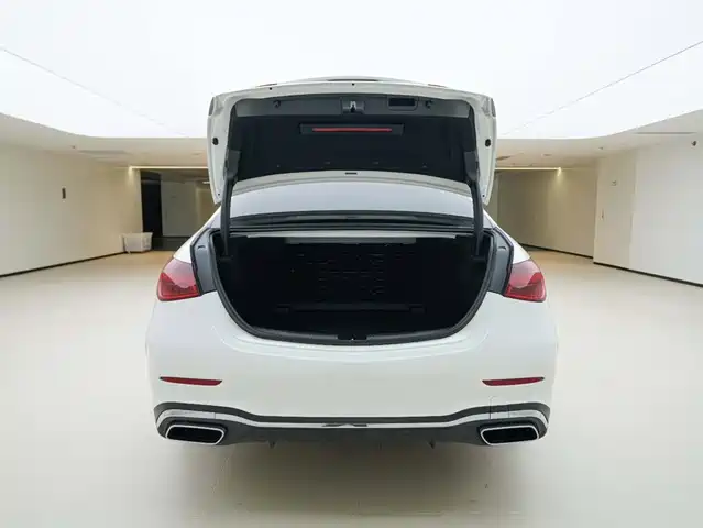 Mercedes-Benz C-Class 2023 Facelift C 260 L Sport Edition — фото 4