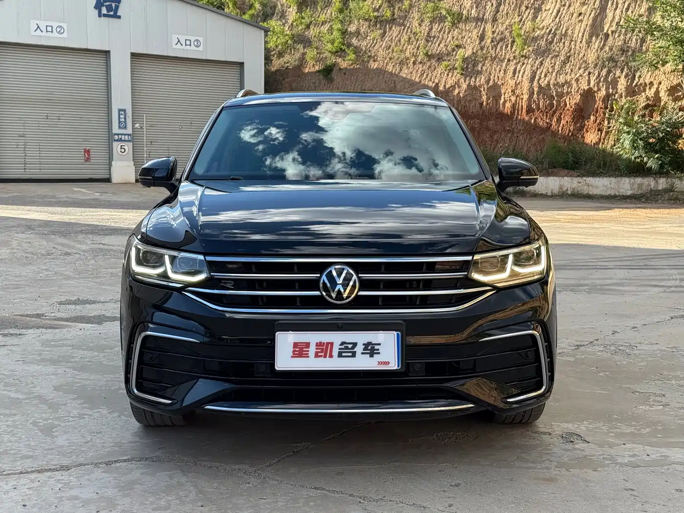VOLKSWAGEN TIGUAN L