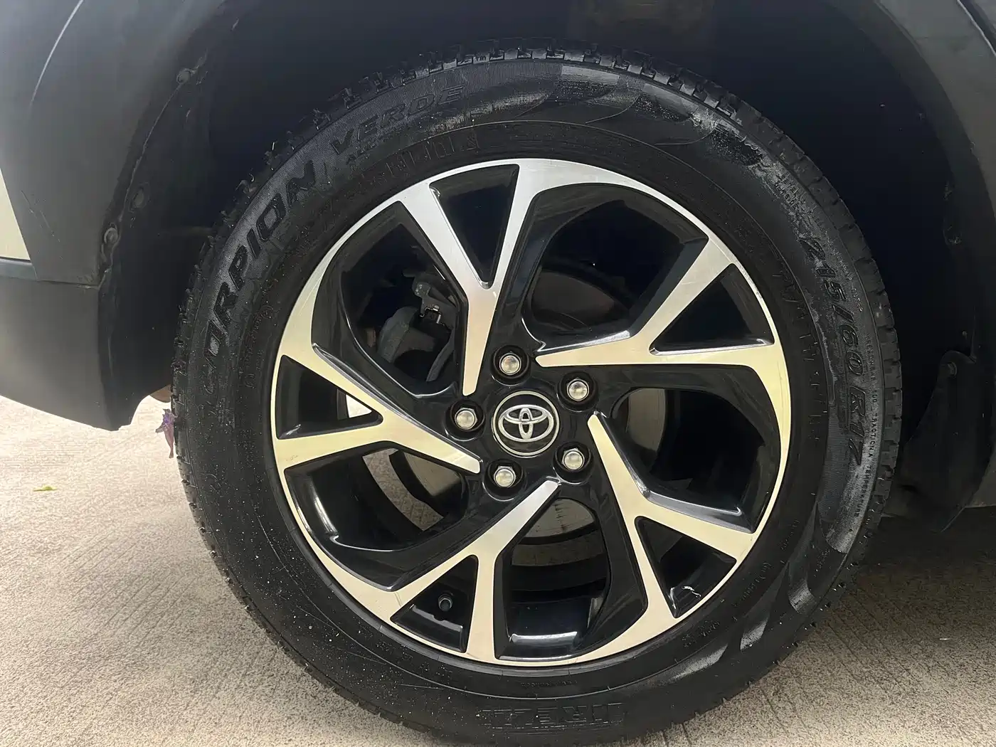 Photo 18 - Toyota C-HR