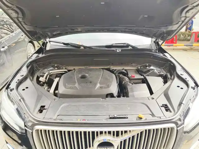 Volvo XC90 2018 T6 Momentum 5-seater — фото 3