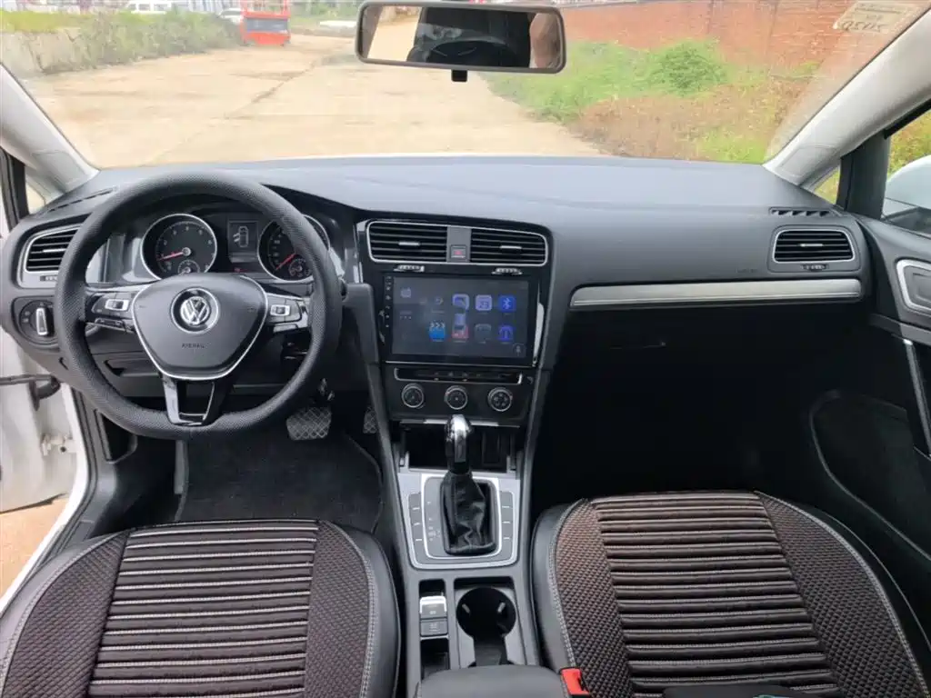 Volkswagen Golf 2018 1.6L Automatic Comfort фото 10