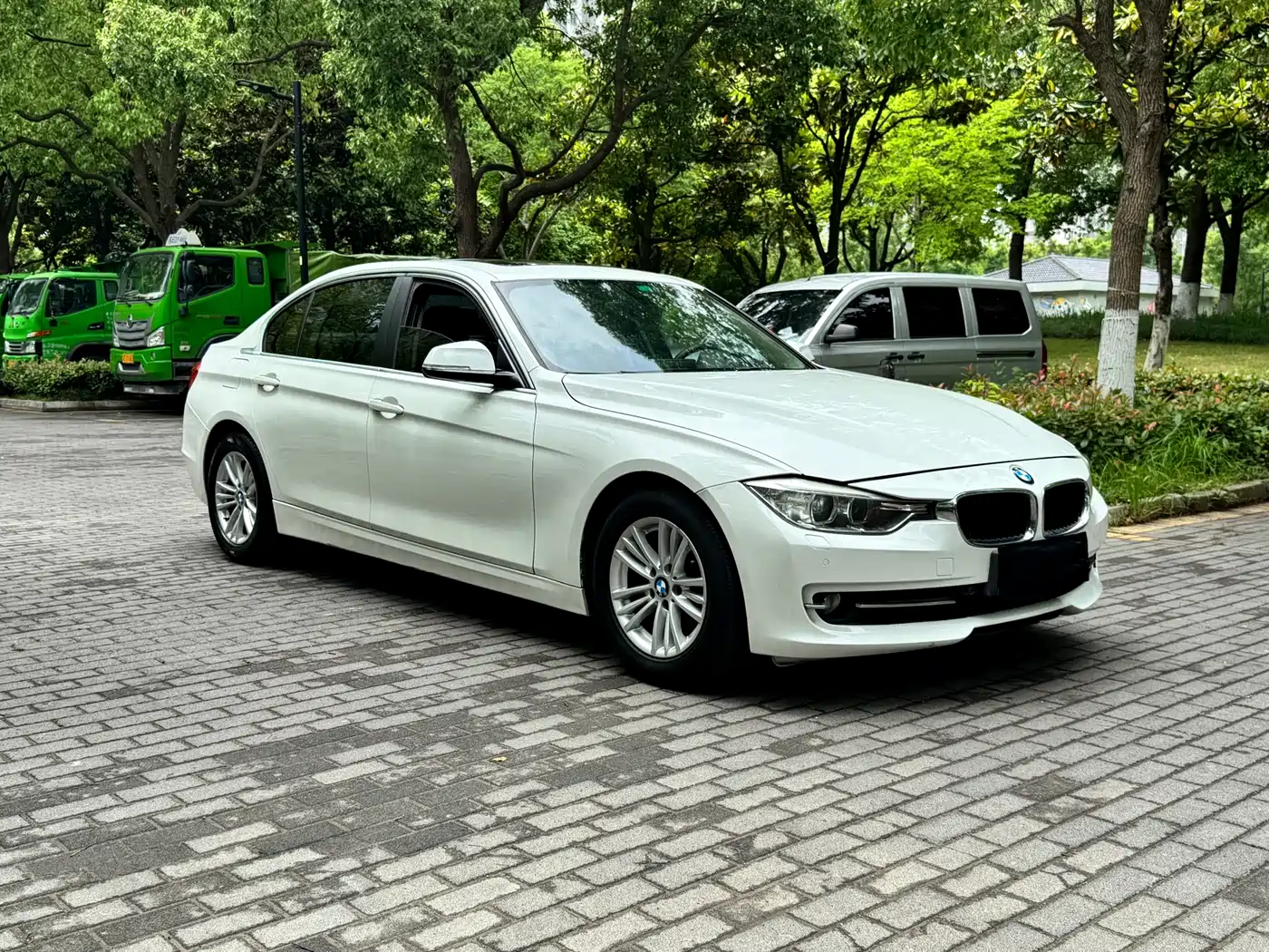 BMW 3 Series 2013 320Li Fashion Model