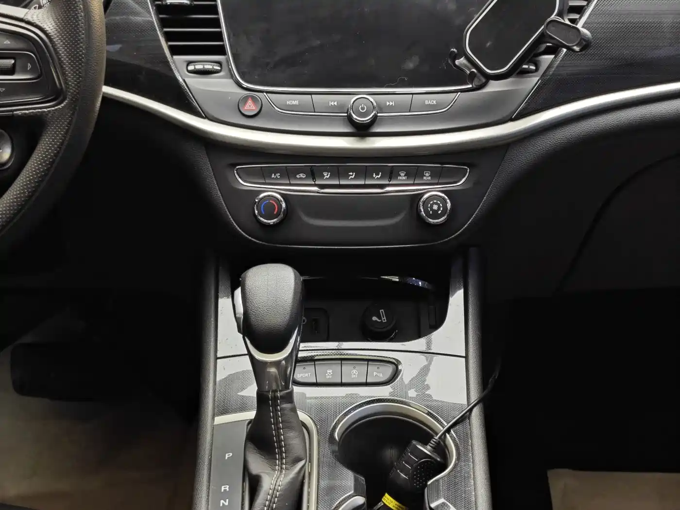 Buick Verano 2020 20T CVT Leading фото 19