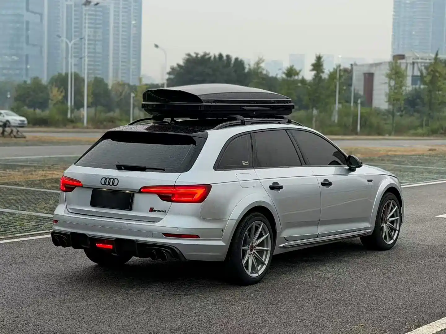Фото 9 - Audi A4 (Import)