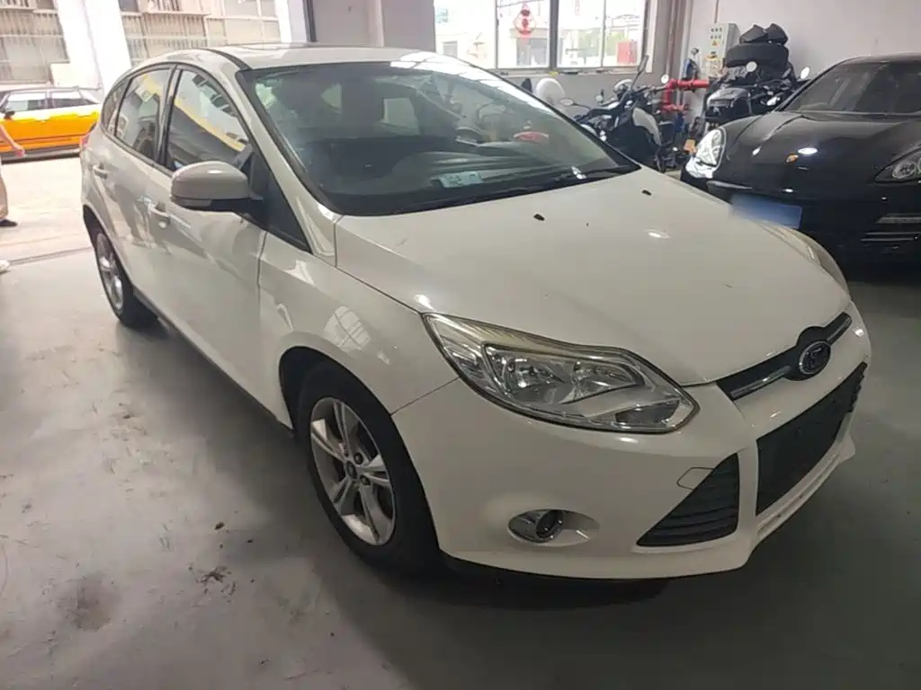 Фото 4 - Ford Focus