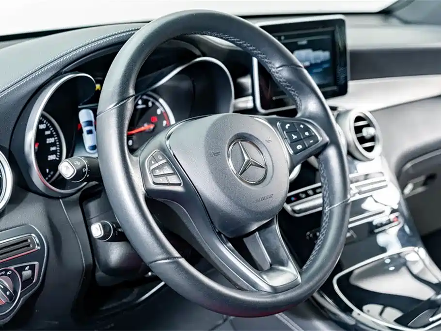 Mercedes-Benz GLC Coupe 2019 GLC 200 4MATIC Coupe SUV фото 10