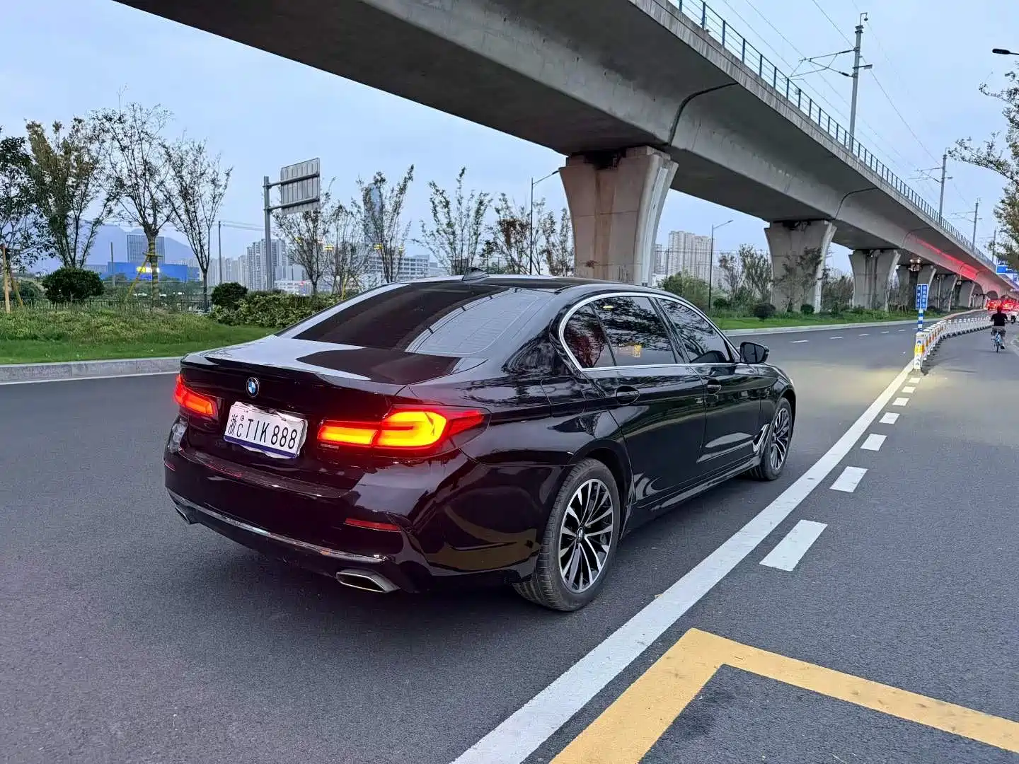 Photo 9 - BMW 5 Series