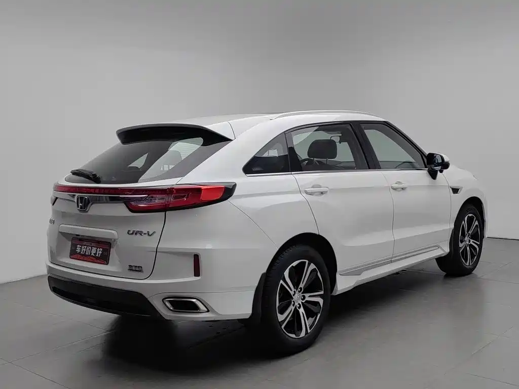 Фото 2 - Honda UR-V