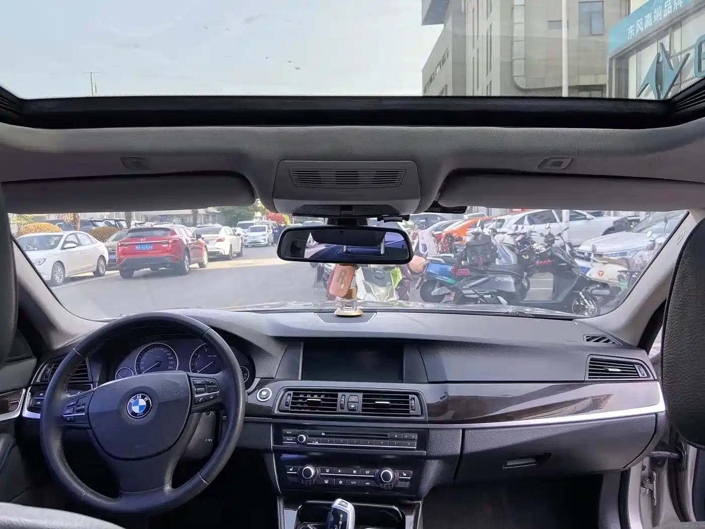 BMW 5 Series 2012 523Li Luxury фото 10