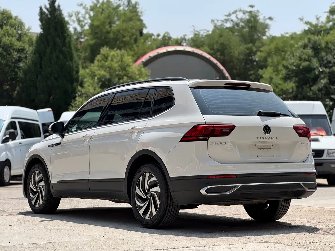 Volkswagen Tiguan L 2022 330TSI Automatic 2WD Comfort Edition фото 6