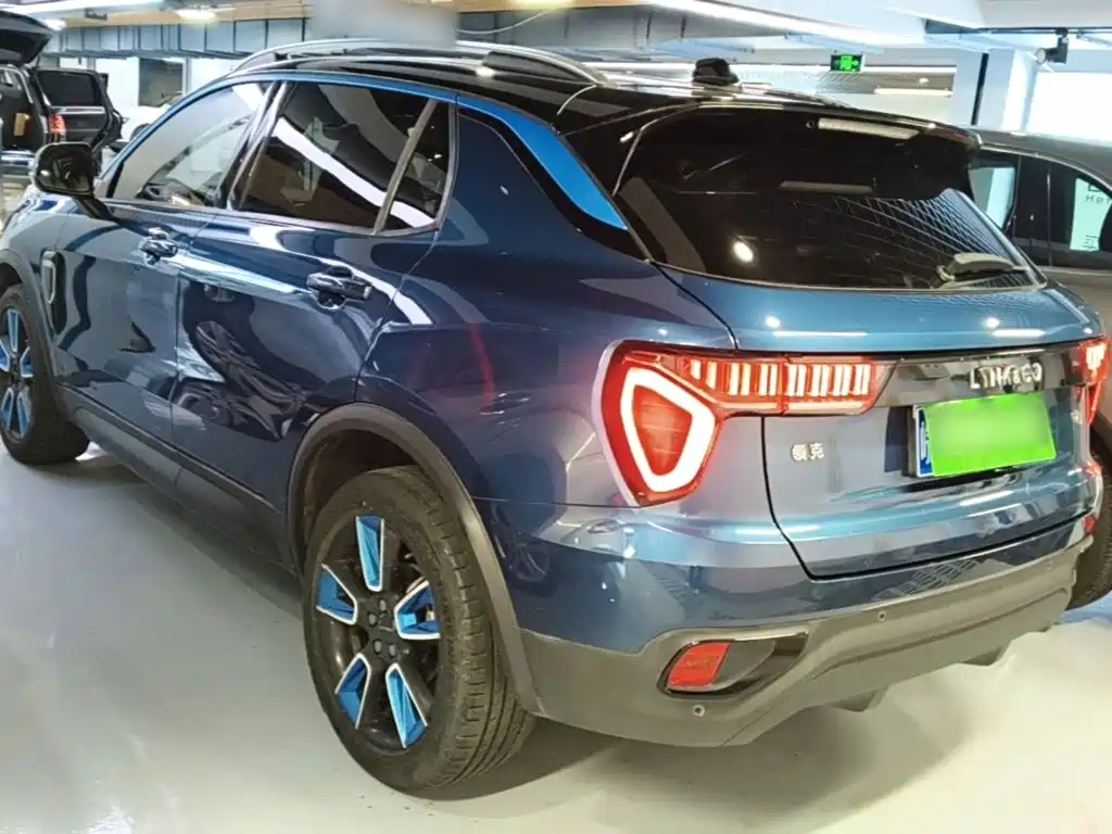 Photo 5 - Lynk & Co 01