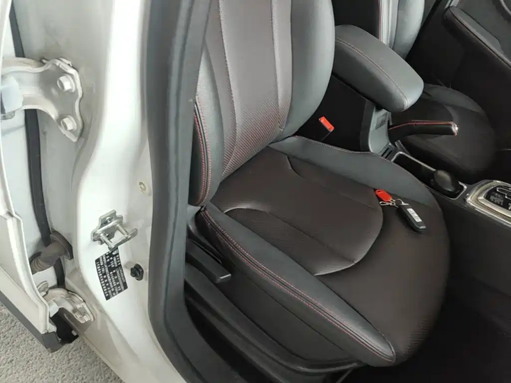Baojun 560 2017 2016 1.8L iAMT Luxury