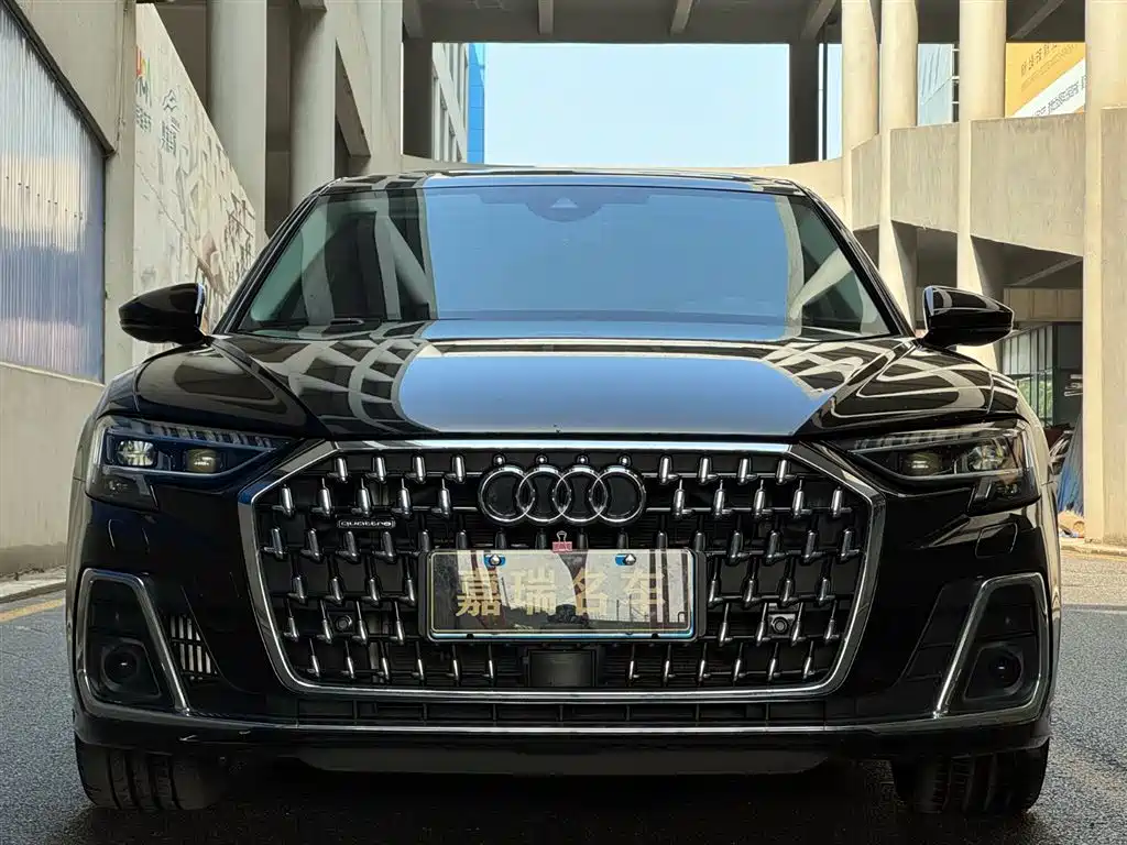 Audi A8 2025 A8L 45 TFSI quattro Luxury фото 2
