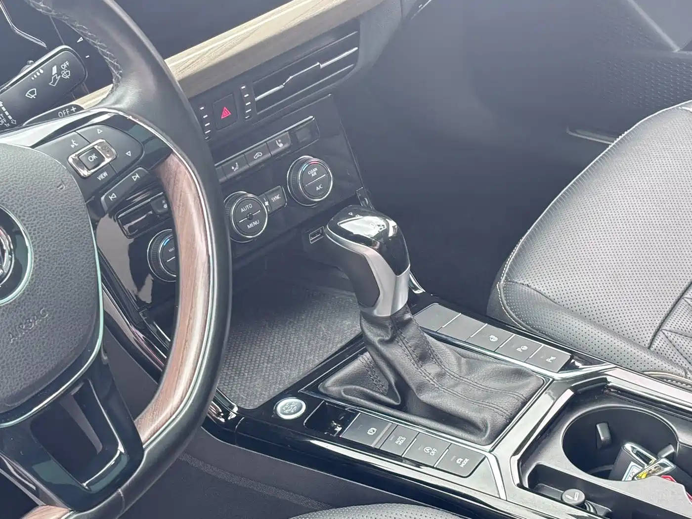 Photo 19 - Volkswagen Passat