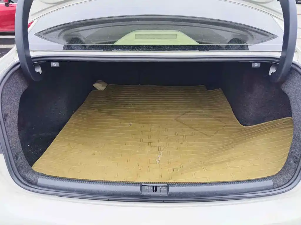 Photo 5 - Volkswagen Passat