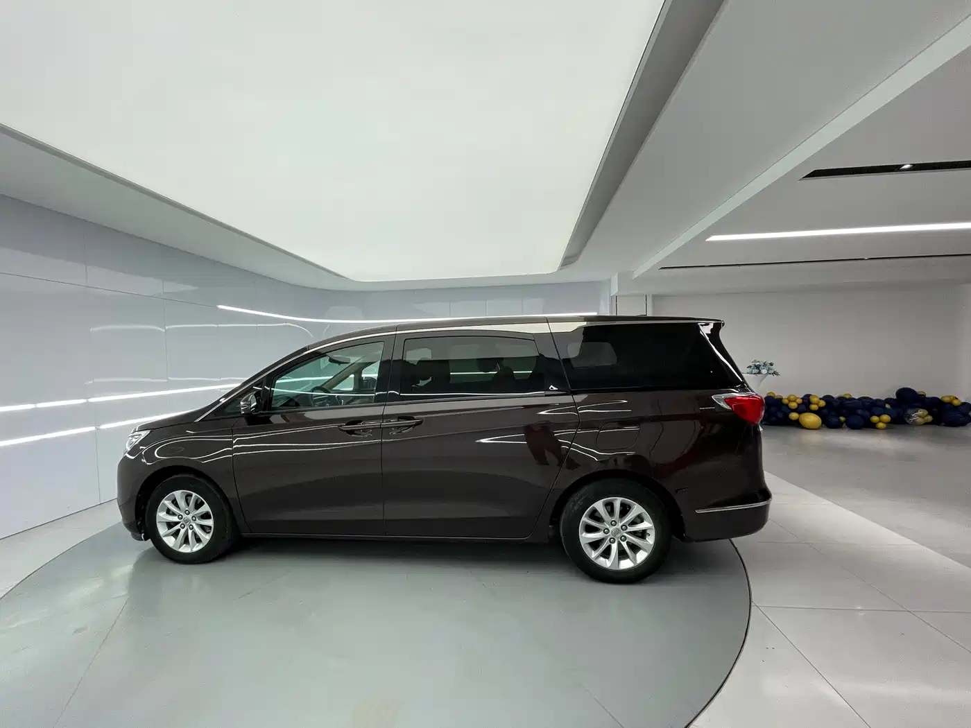 Buick GL8 2018 ES 28T Premium Type China VI фото 4