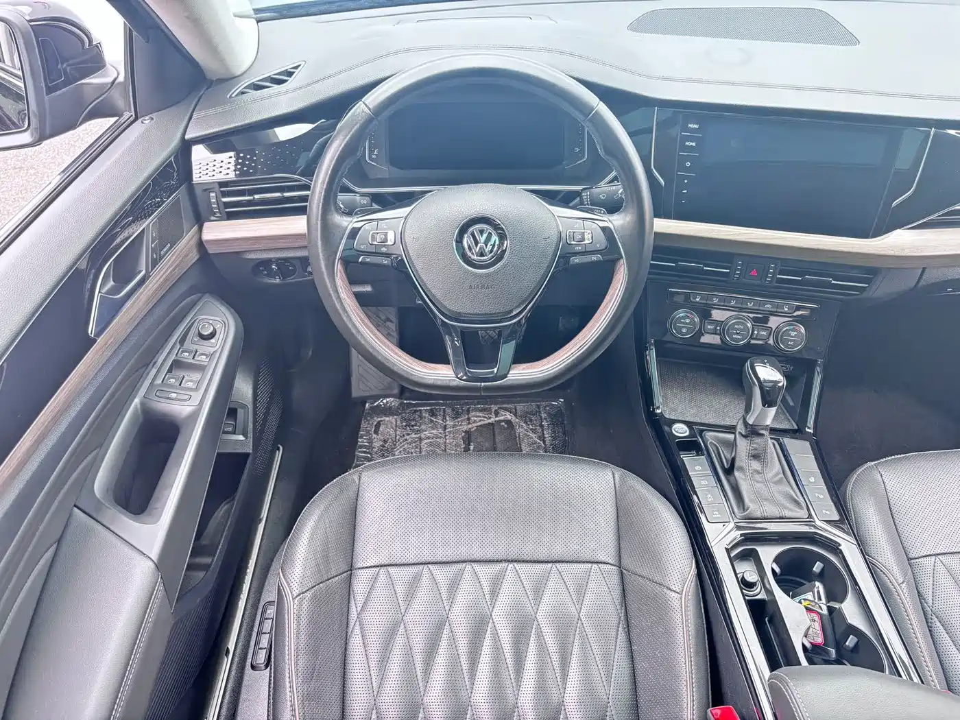 Photo 14 - Volkswagen Passat