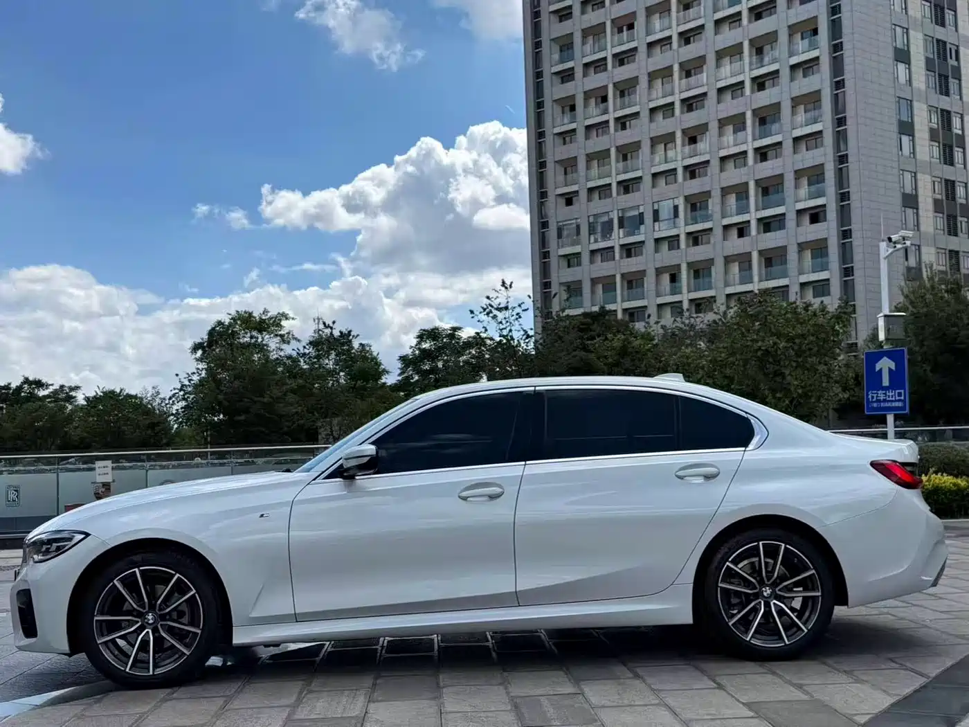 BMW 3-SERIES