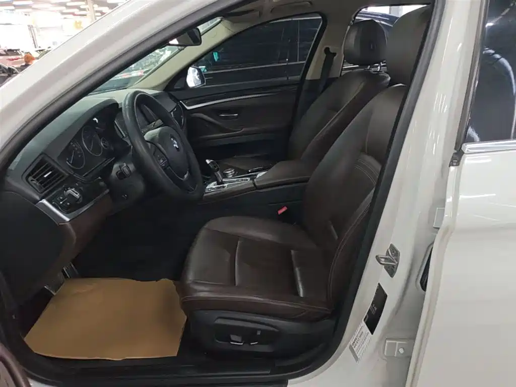 BMW 5 Series 2014 525Li Luxury Design Package фото 15