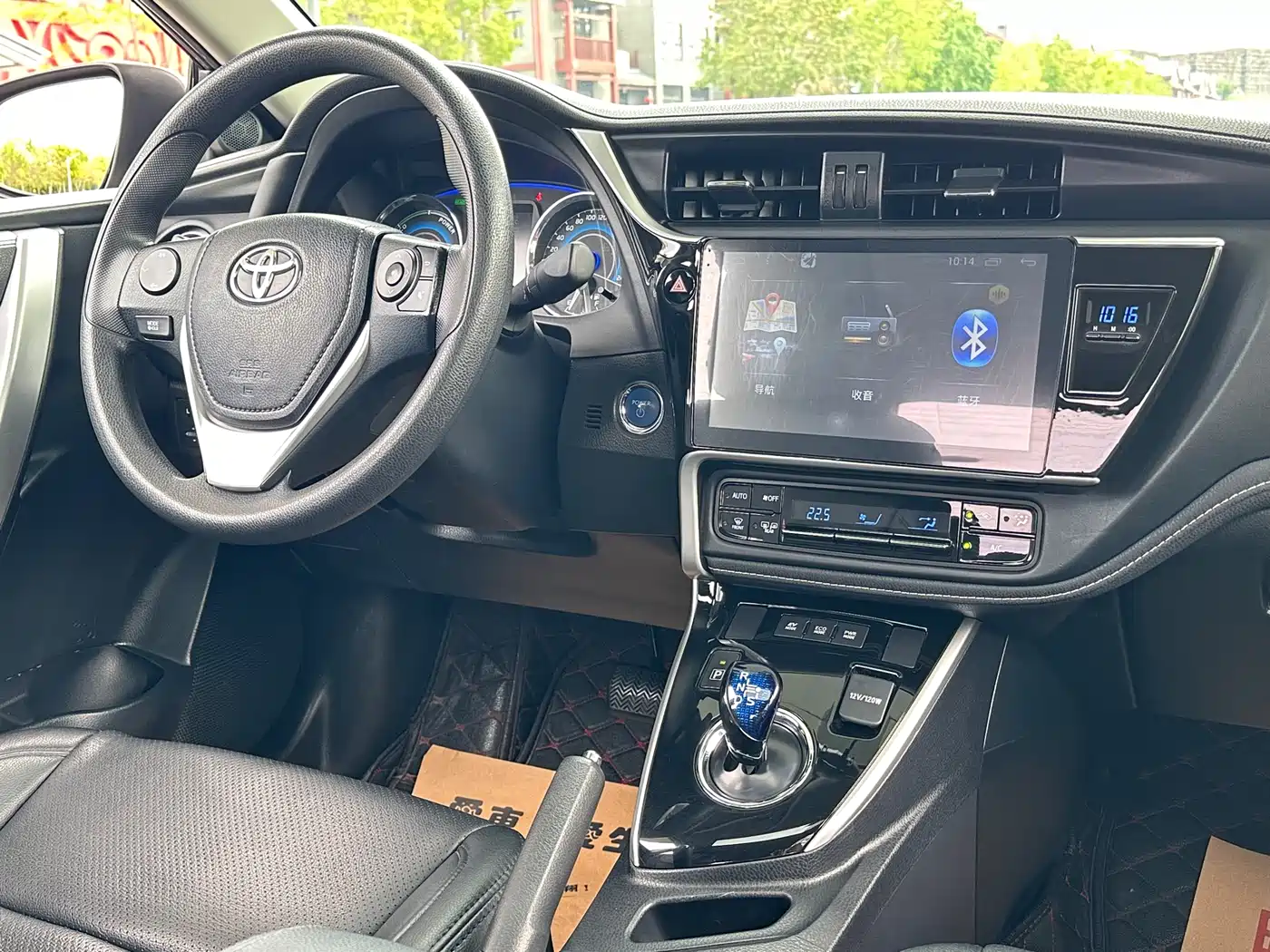 Toyota Corolla 2017 Facelift Hybrid 1.8L E-CVT Leading Edition фото 19