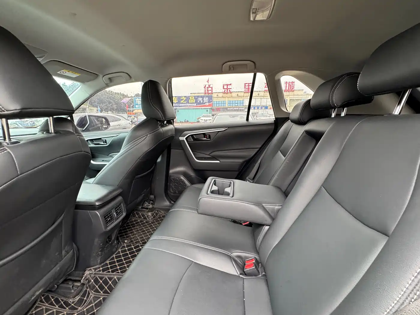 Toyota Wildlander 2022 2.0L CVT FWD Leading Edition фото 10