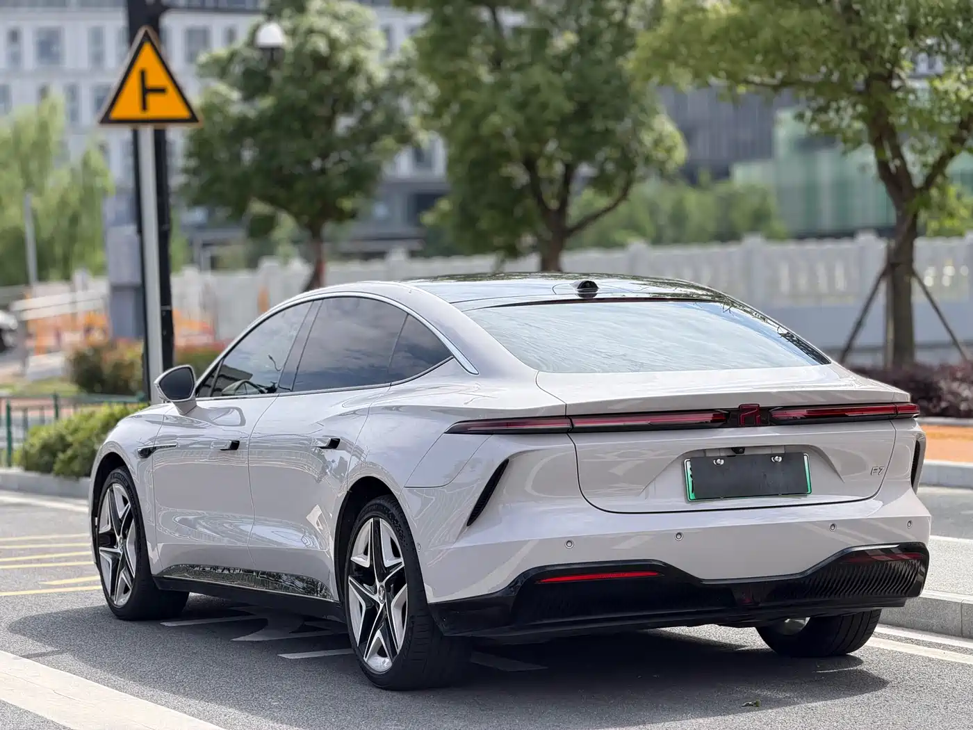 Roewe Rising Auto F7 2023 Facelift Performance Pro Edition фото 11