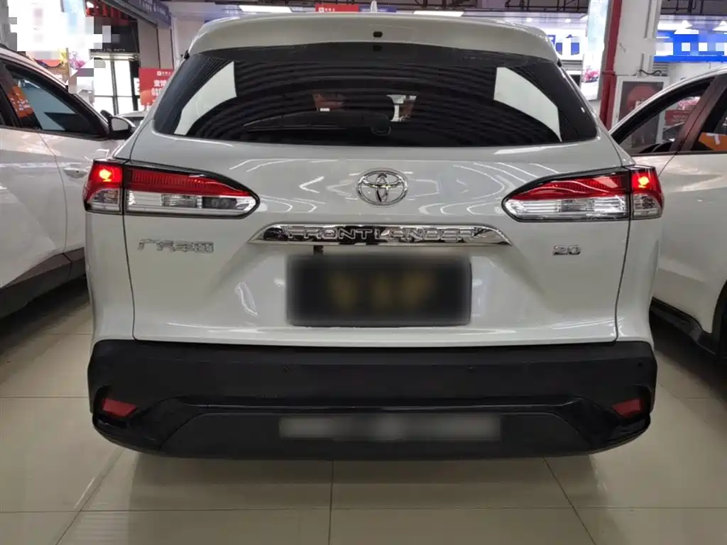 Toyota Frontlander 2023 2.0L CVT Leading Edition фото 6