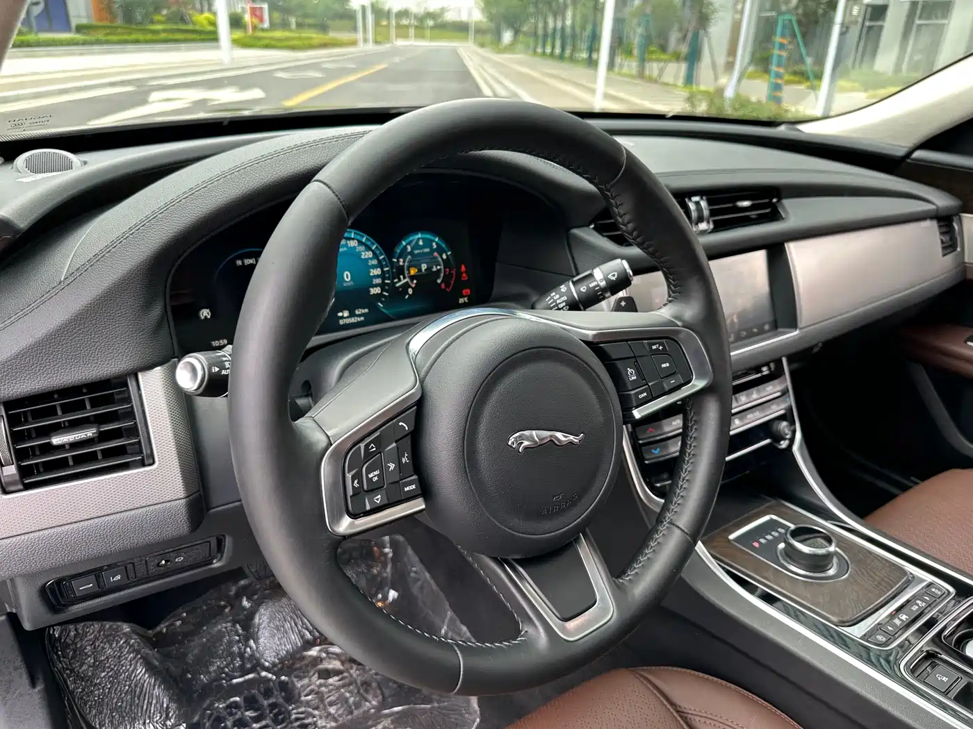 Jaguar XFL 2018 XFL 2.0T 250PS Luxury фото 25