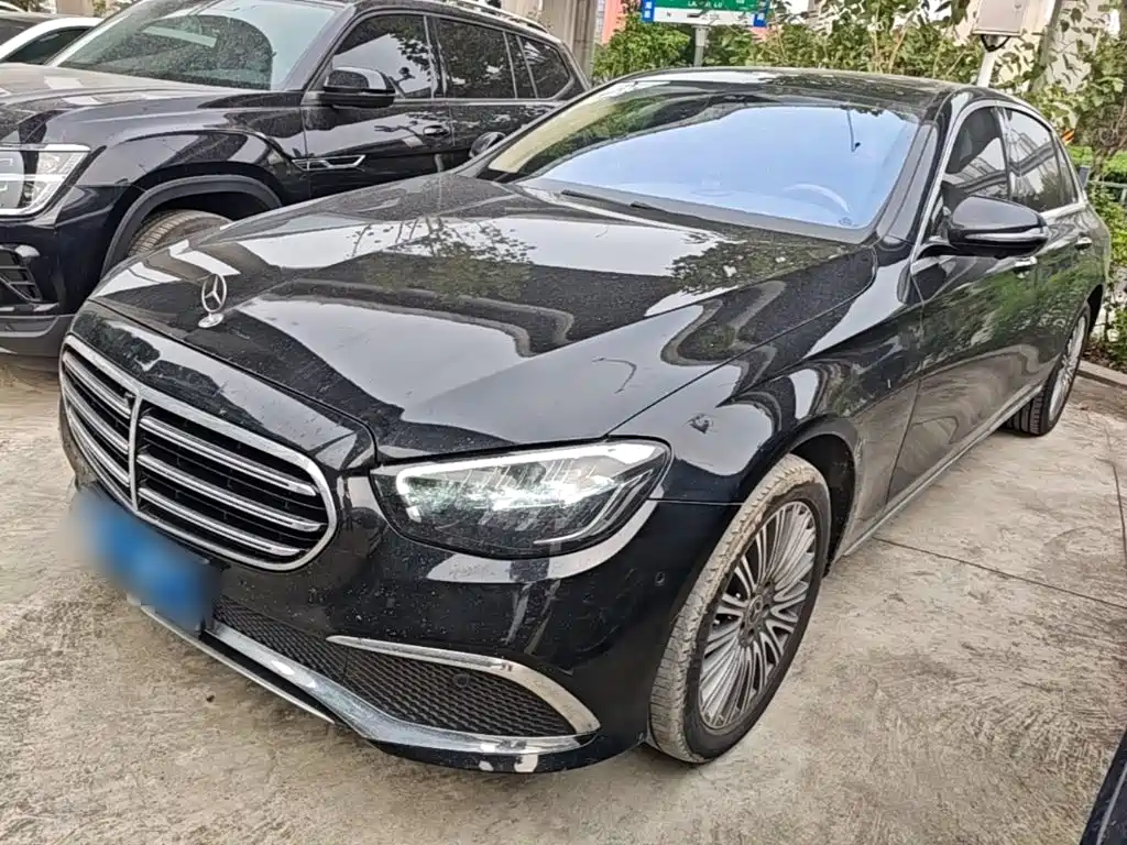 Фото 1 - Mercedes-Benz E-Class