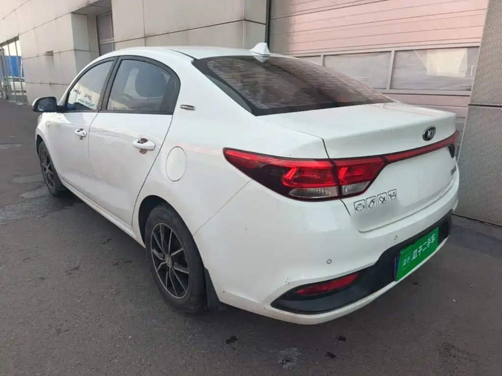 Photo 5 - Kia K2