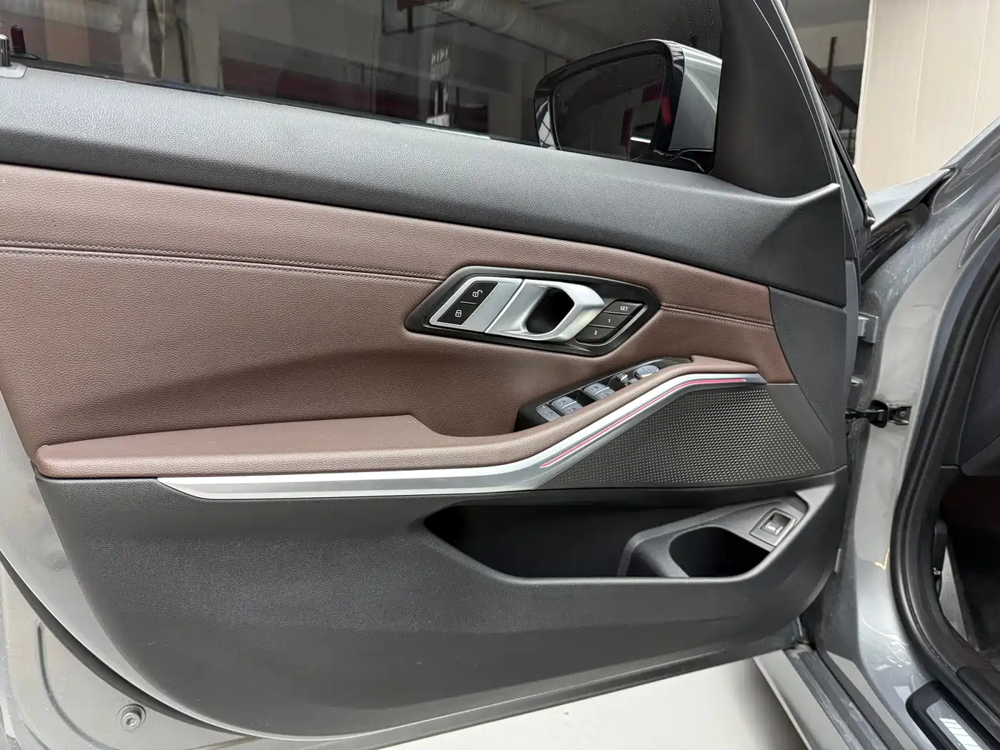 BMW 3 Series 2023 325Li M Sport Package фото 4
