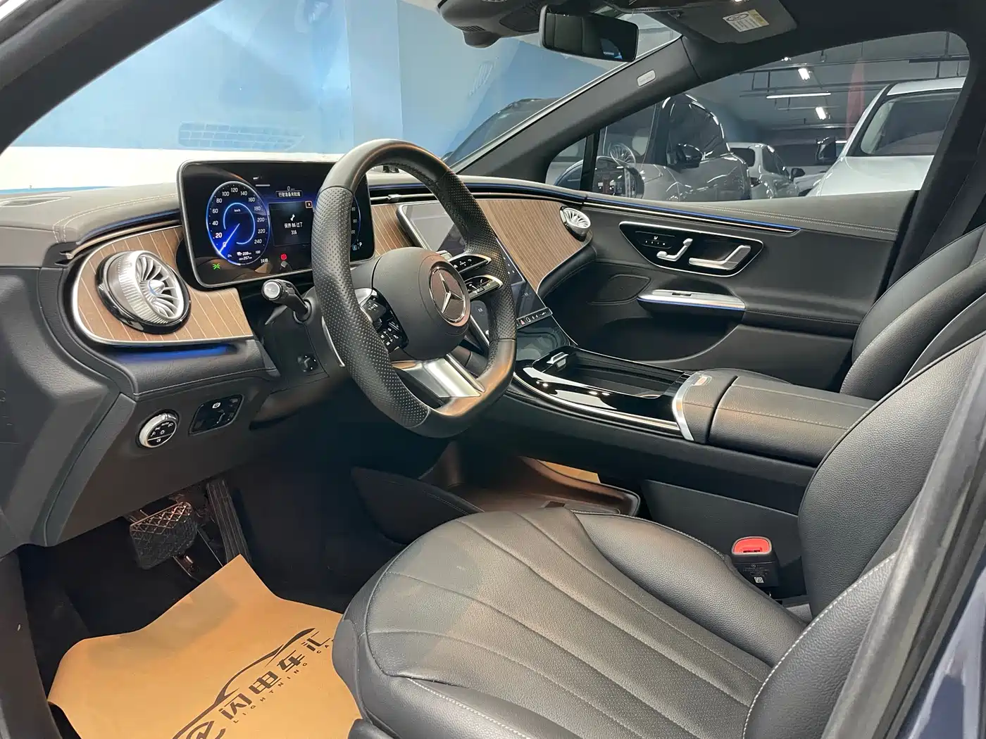 Mercedes-Benz EQE 2022 350 Pioneer Edition фото 12