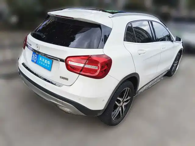 Mercedes-Benz GLA 2016 GLA 200 Fashion — фото 5