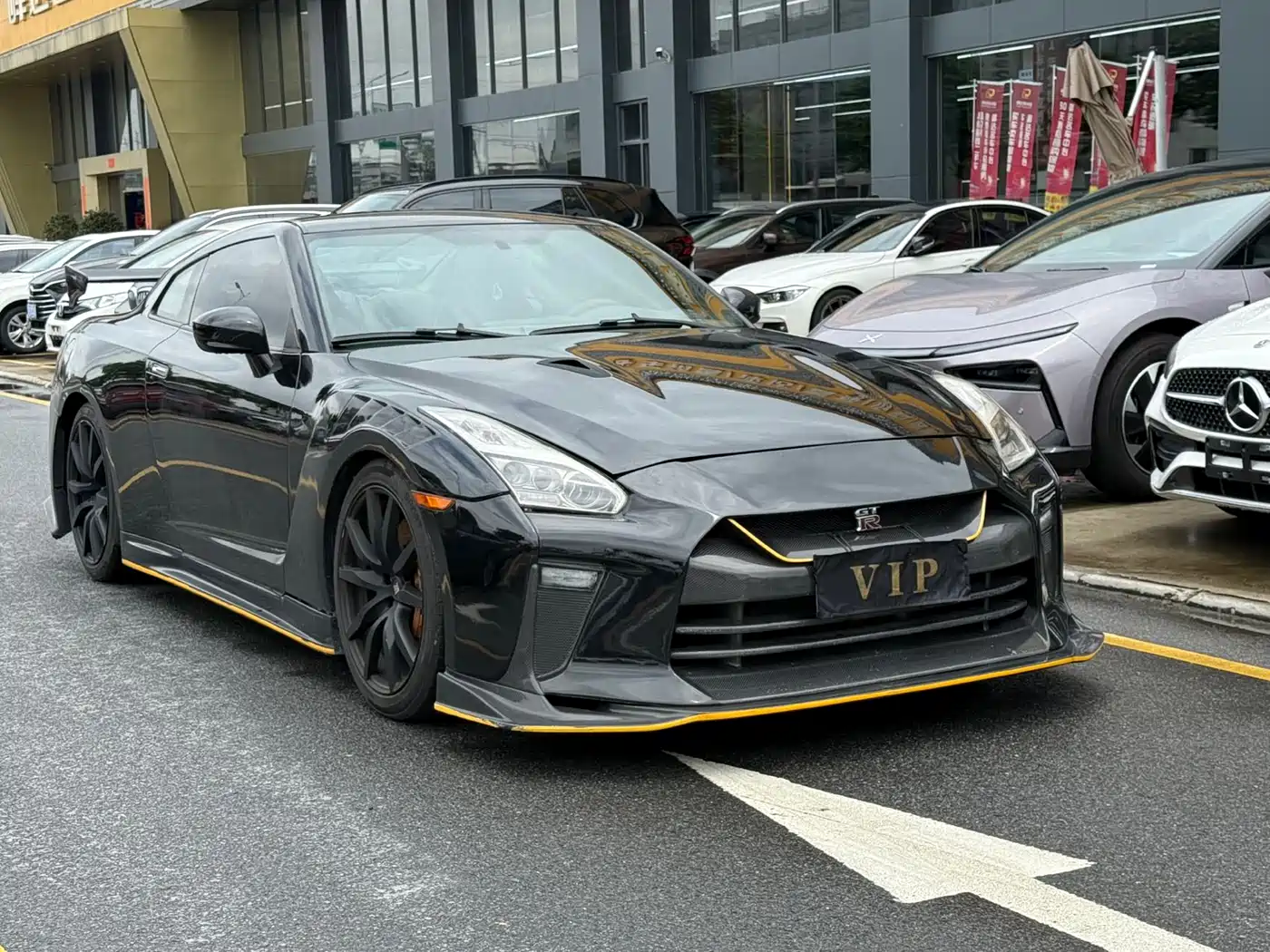 Nissan GT-R фото 3