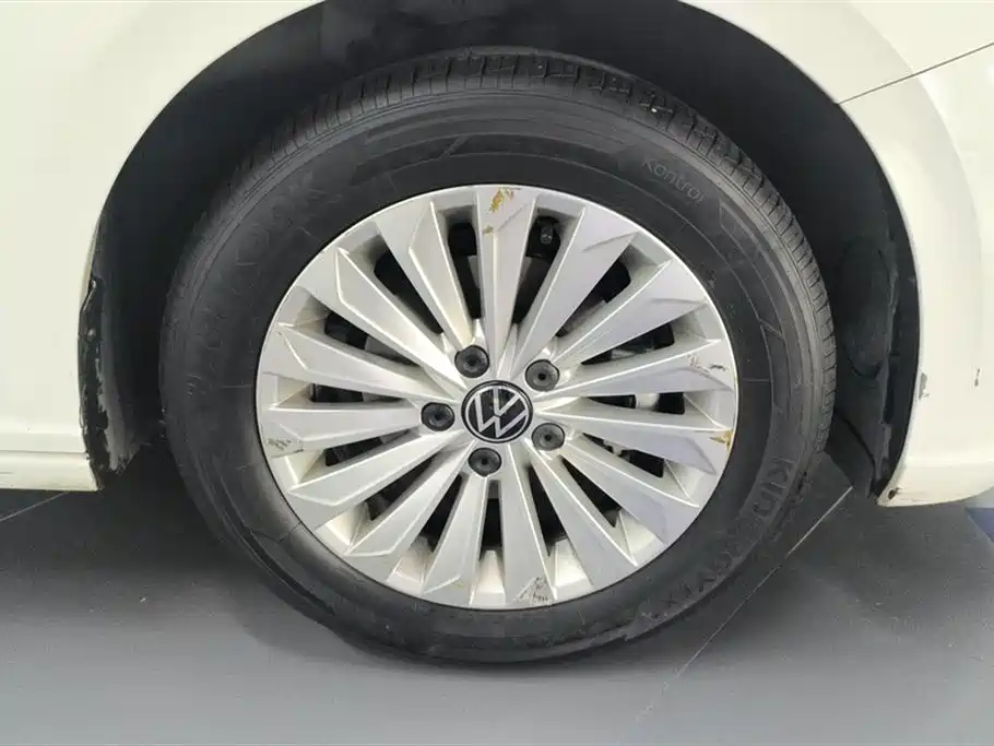 Volkswagen Lavida 2021 1.5L Auto Comfort Edition фото 6