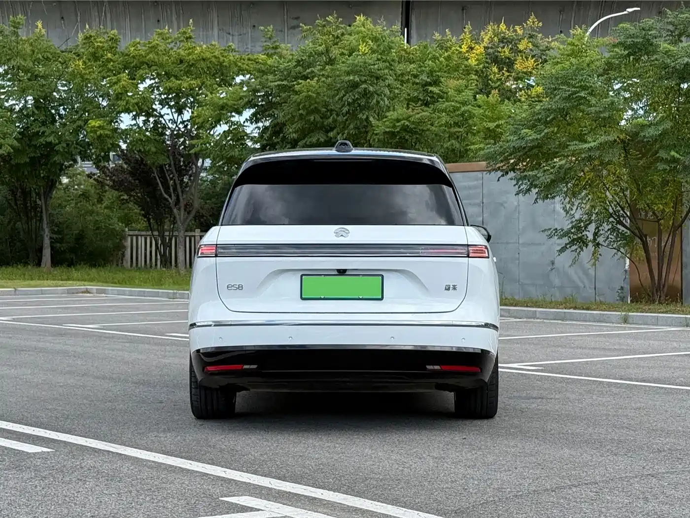 2026 NIO ES8