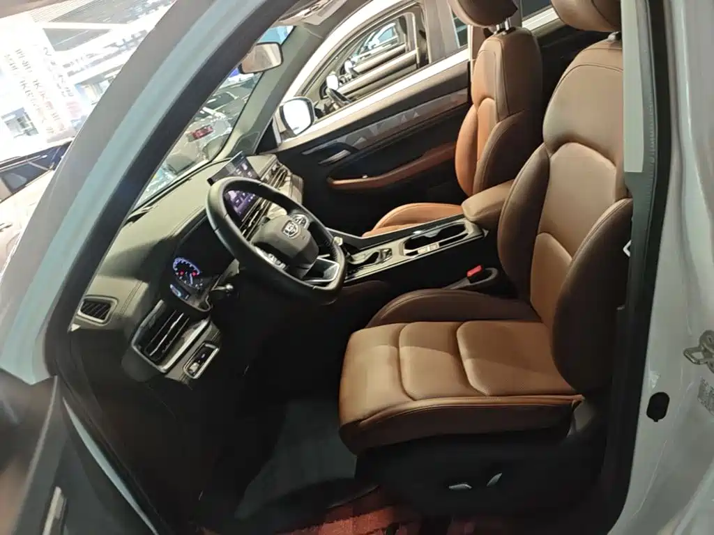 Photo 15 - Geely Emgrand X6