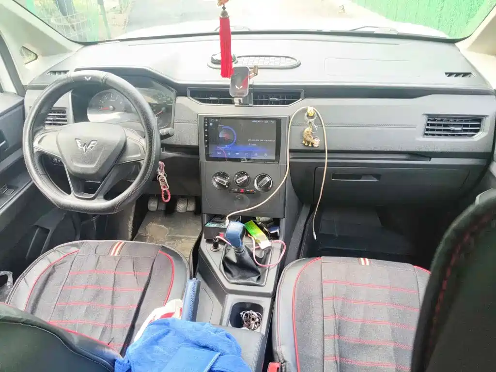 Wuling Motors Wuling Hongguang PLUS 2021 2021 Commercial Version 1.5L Manual Standard 7-Seater