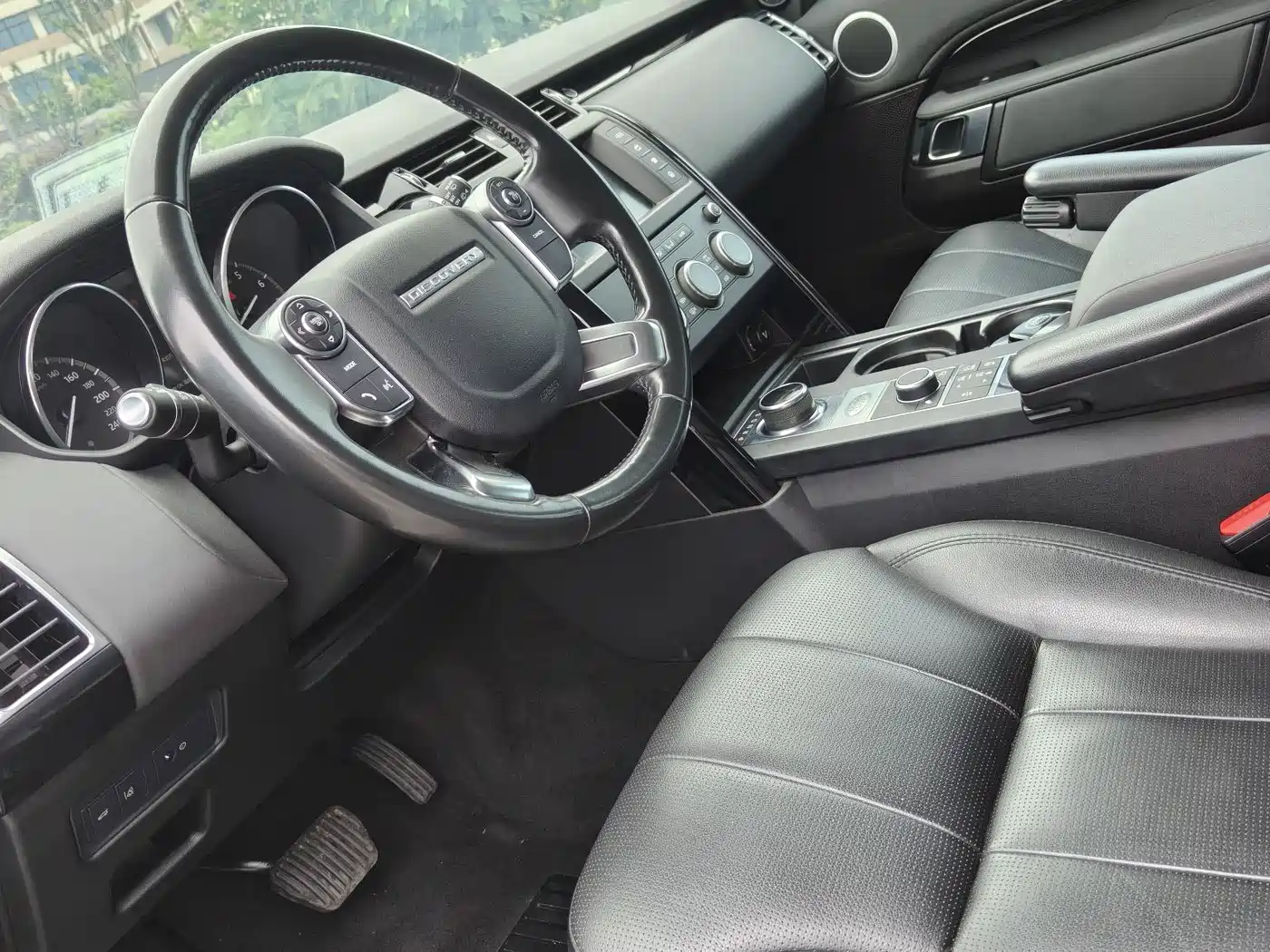 Land Rover Discovery 2017 3.0 SC V6 HSE фото 6