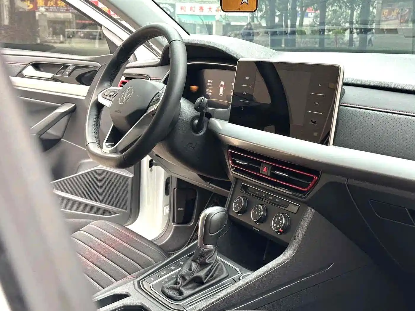 Volkswagen Lavida 2023 300TSI DSG Starlight Full Comfort Edition фото 8