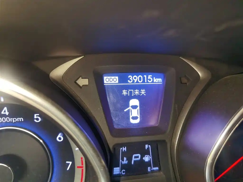 Hyundai Langdong 2016 1.6L Automatic Premium Edition фото 5